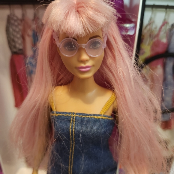Barbie Fashionista Daisy - Picture 2 of 4